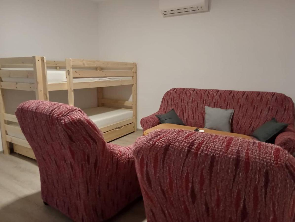 V Centru Apartman Lanžhot Kültér fotó