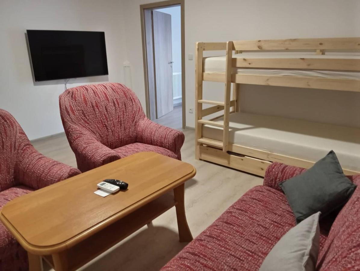 V Centru Apartman Lanžhot Kültér fotó